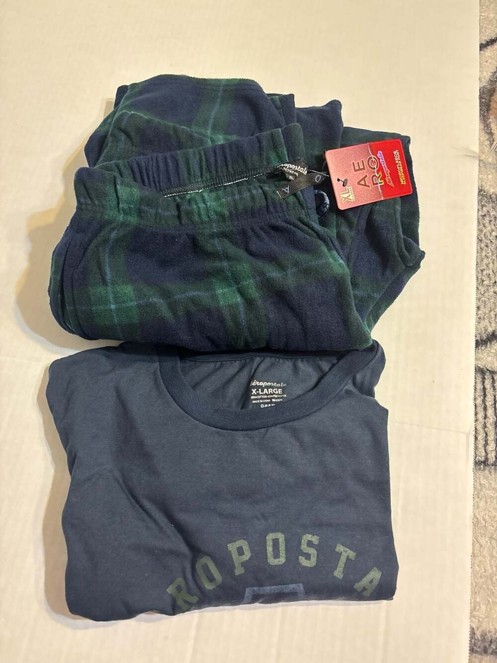 Aeropostale Men's 2-Piece Microfleece Pajama Set Green Plaid Pants and Graphic T
